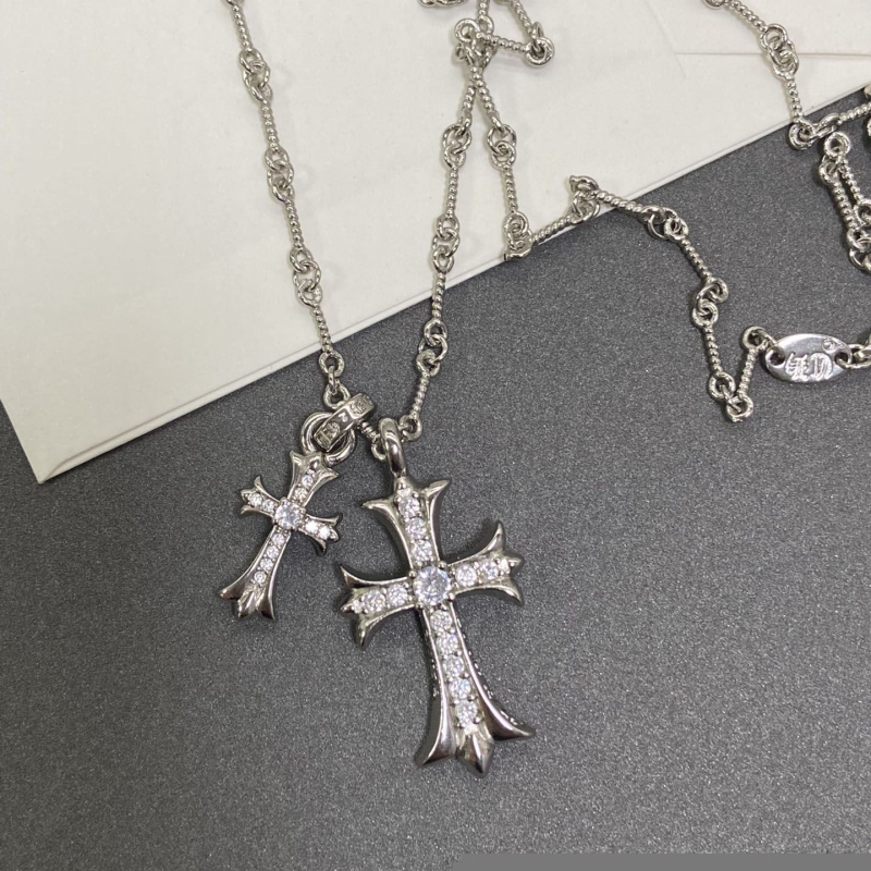 Ch**me He**ts necklaces